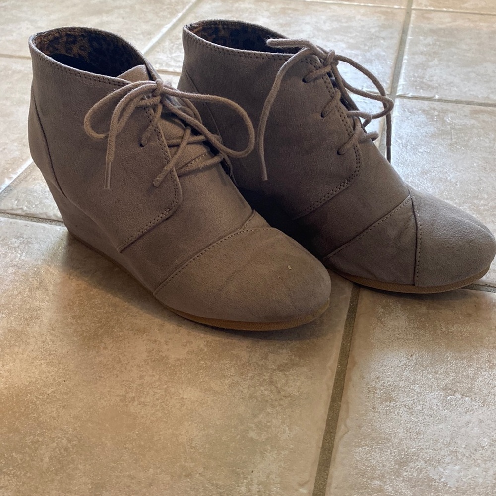 tan/greige suede wedge booties